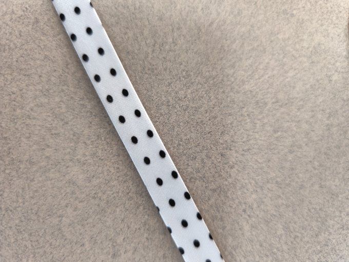Biais satin blanc à pois noir au mètre 