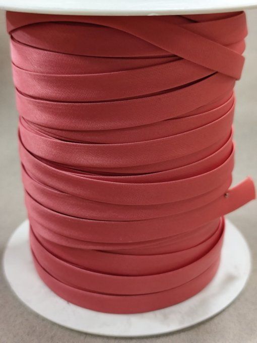 Promotion biais satin corail foncé 10mm 100 mètres