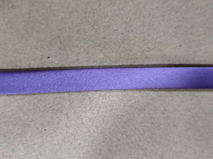 Biais satin violet 10mm au mètre -