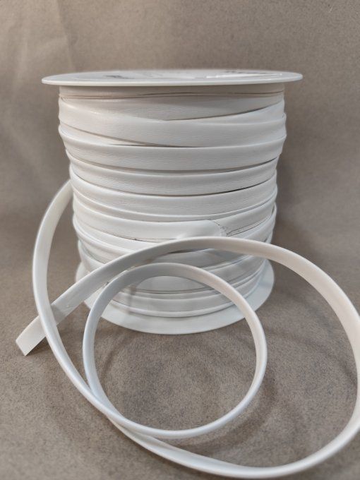 Biais simili cuir blanc pré-plié 10 mm, vendu au mètre