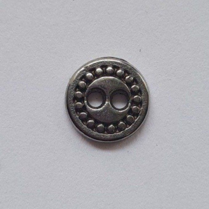 Bouton métal cerclé à point canon de fusil 9 mm à la pièce