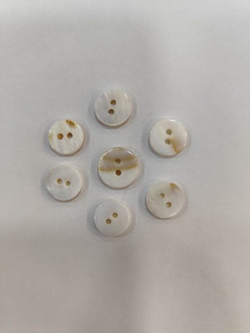 Bouton nacre écru et beige 9 / 11 mm à la pièce 