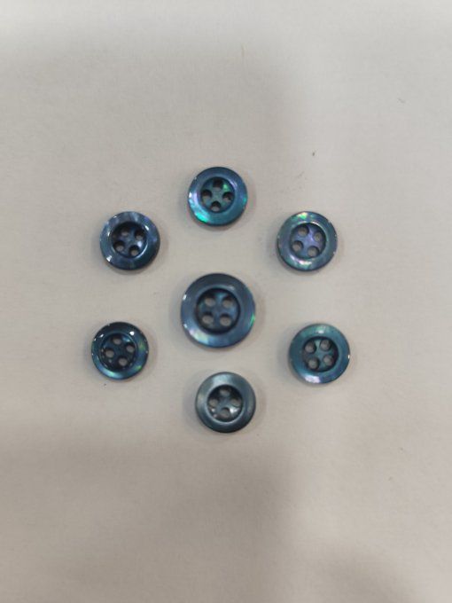 Bouton nacre bleu 9 / 11 mm à la pièce 
