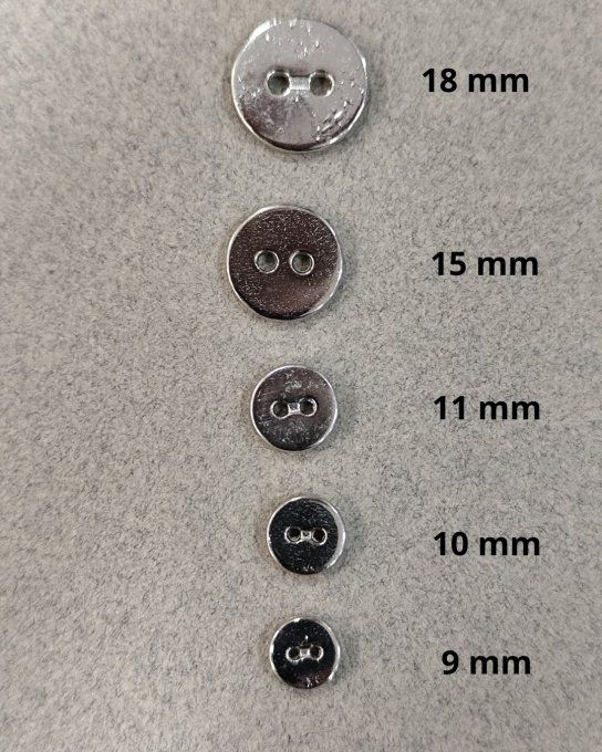 Bouton métal argenté à la pièce -