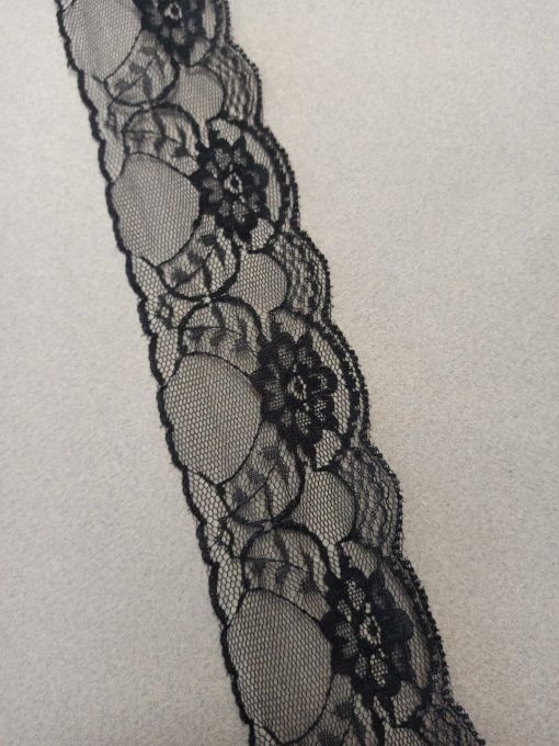 Dentelle nylon noire 65 mm festonnée à motif fleur vendue au mètre