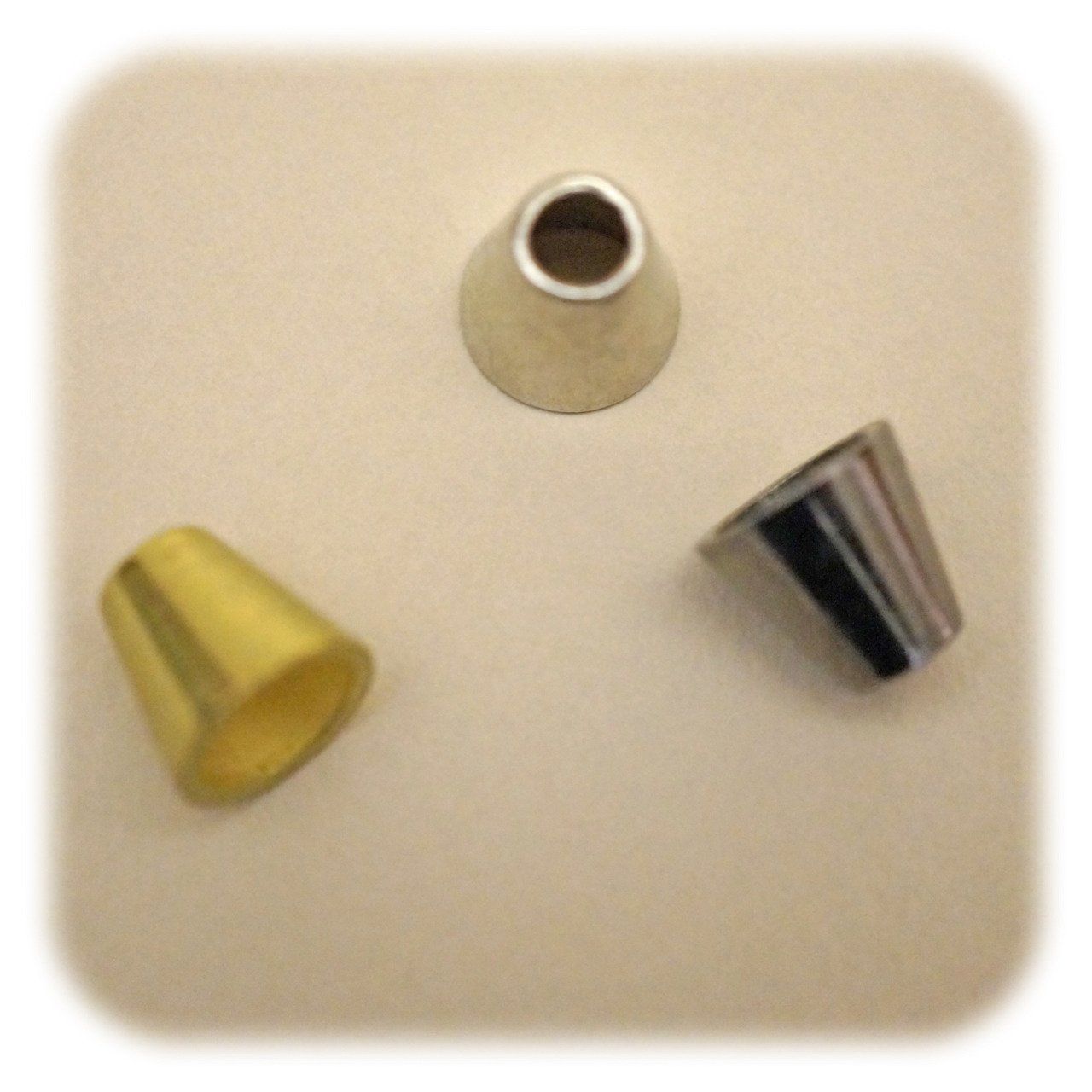 Embout cordon métal conique mini en 8mm