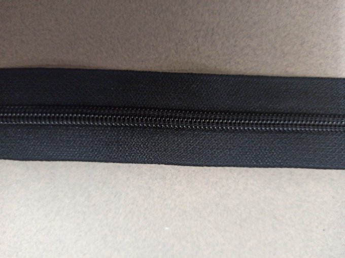 Fermeture éclair au mètre noir maille 3 mm + curseurs