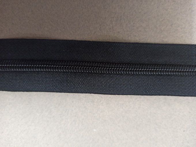 Fermeture éclair au mètre noir maille 6 mm + curseurs