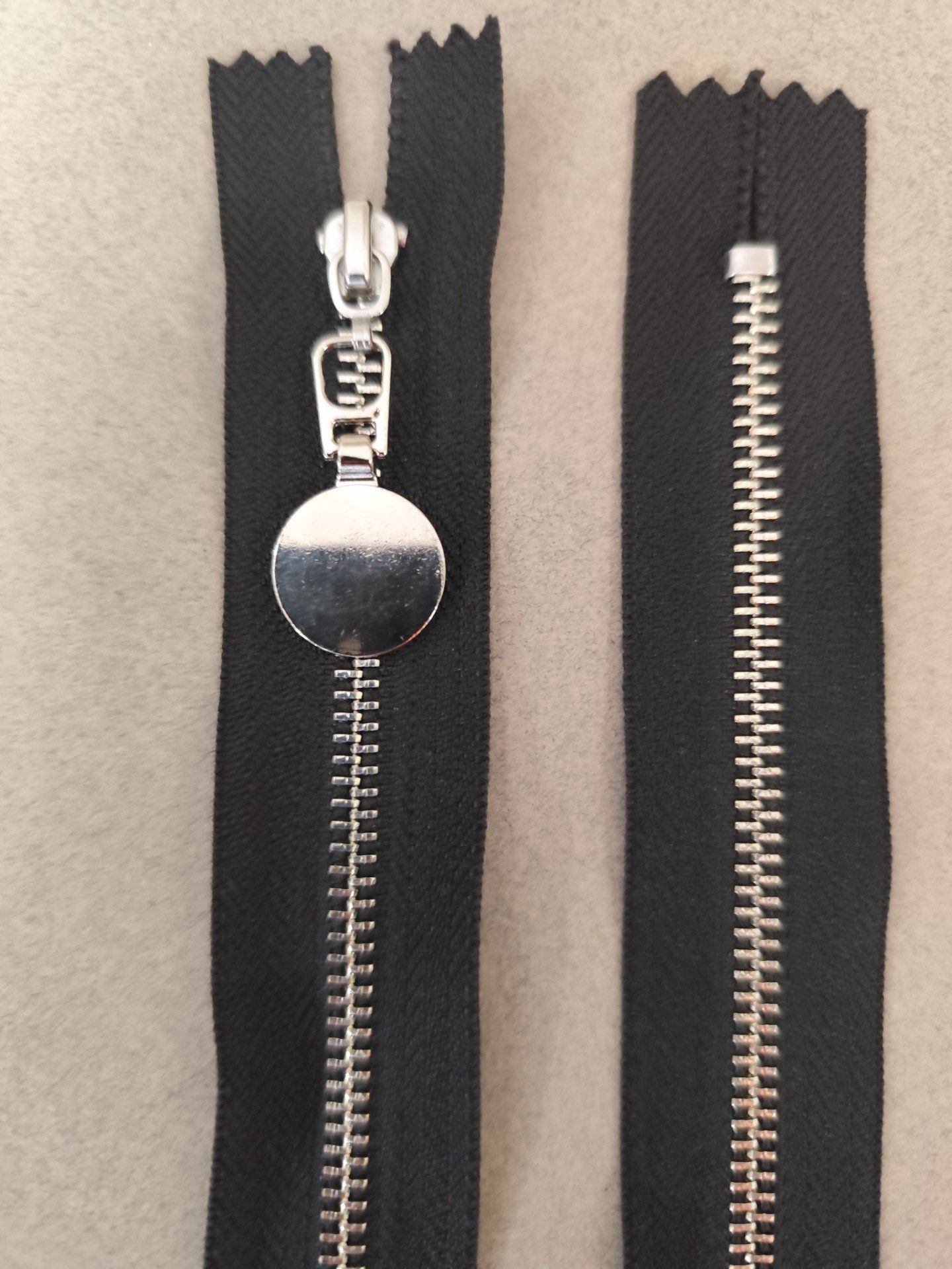 Fermeture métal fixe argent 35cm à la pièce