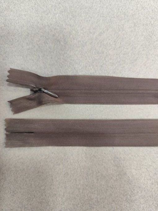 Lot de 100 fermetures éclair invisibles brunes 22 cm, dents nylon 3 mm