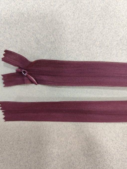 Lot de 100 fermetures éclair invisibles prune 22 cm, dents nylon 3 mm