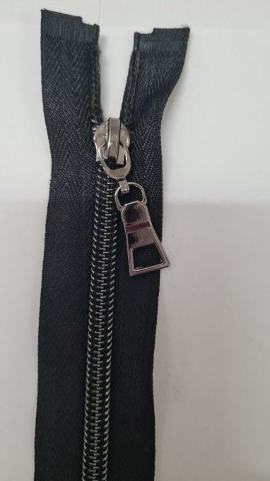 Fermeture noire spirale maille 5 - séparable 40 cm à la pièce
