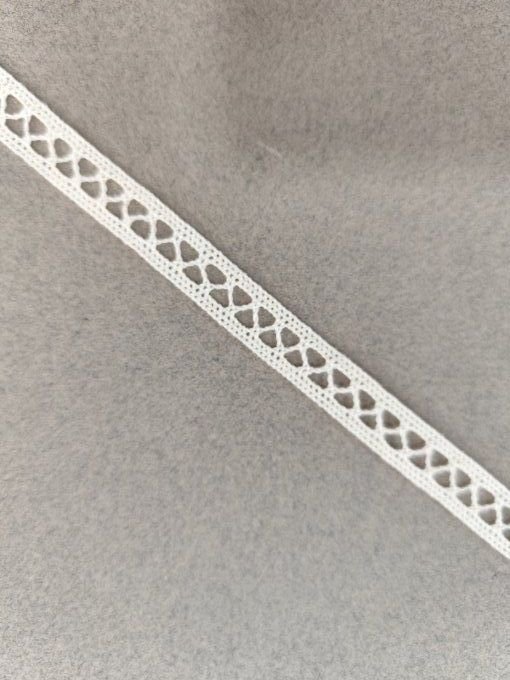 Galon macramé coton écru, motif entre-deux croisillon, 12 mm, vendu au mètre