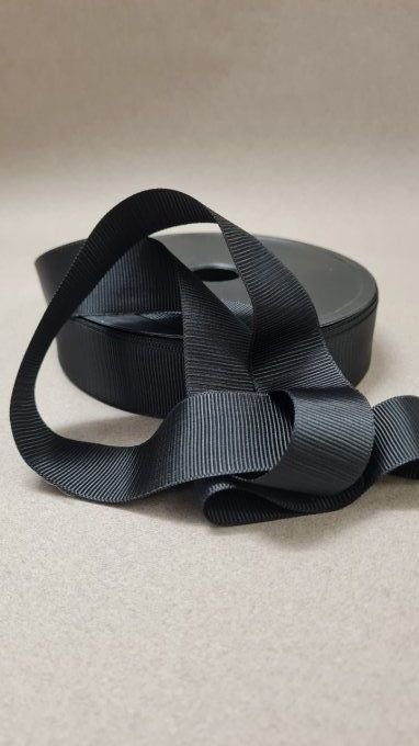 Rouleau de ruban gros grain polyester noir vendu au mètre