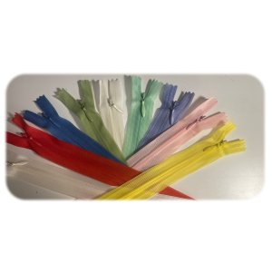 Fermetures éclair en plusieurs coloris