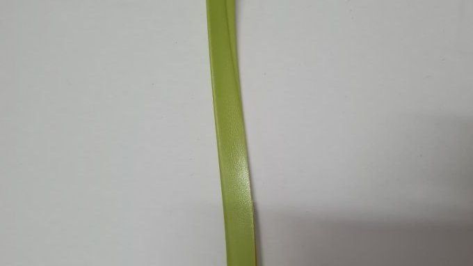 Biais simili cuir anis pré-plié 10 mm, vendu au mètre