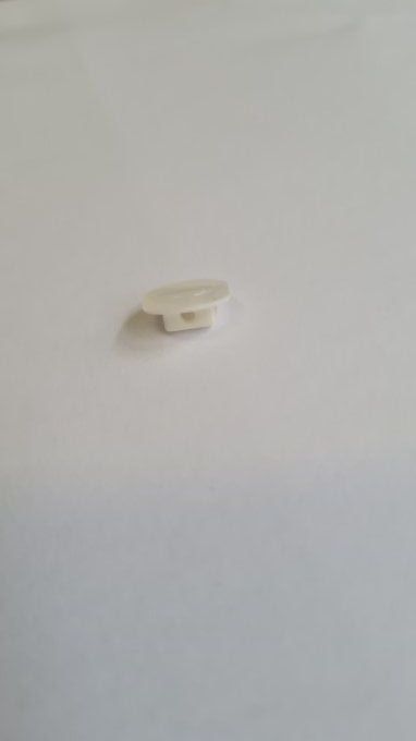 Bouton chemise à queue blanc à la pièce