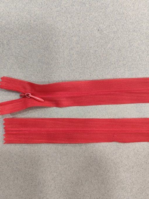 Fermeture éclair invisible rouge-orangé à la pièce