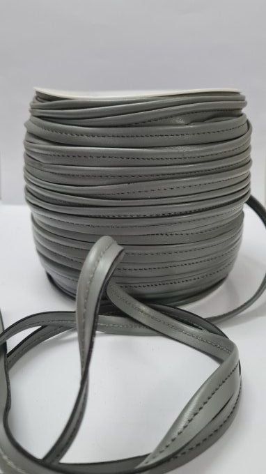 Passepoil imitation cuir gris au mètre