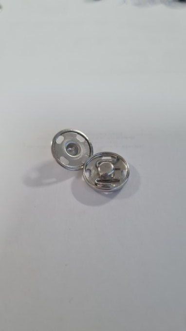 Gros bouton pression à coudre 25 mm à la pièce