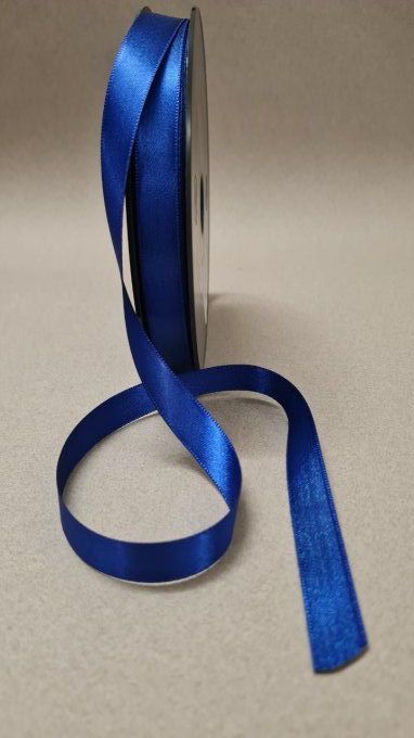 Ruban satin bleu roi