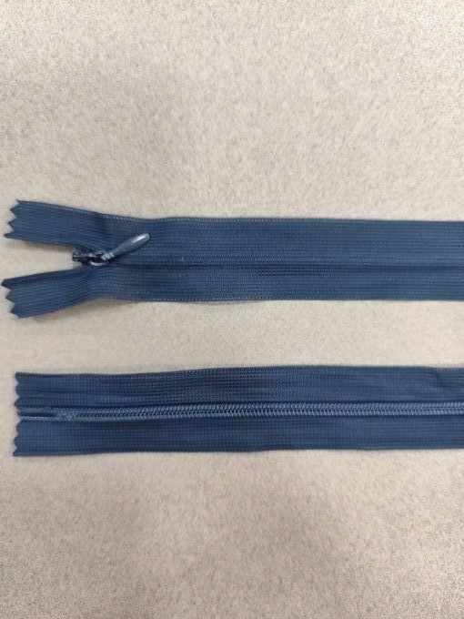 Fermeture éclair invisible marine à la pièce