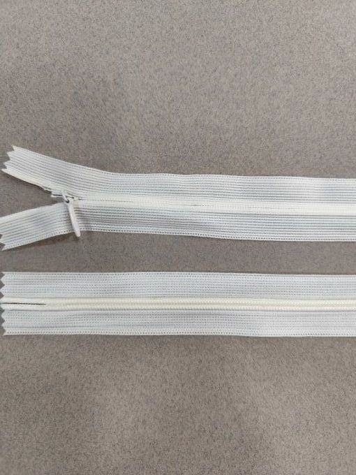 Fermeture éclair invisible écru à la pièce