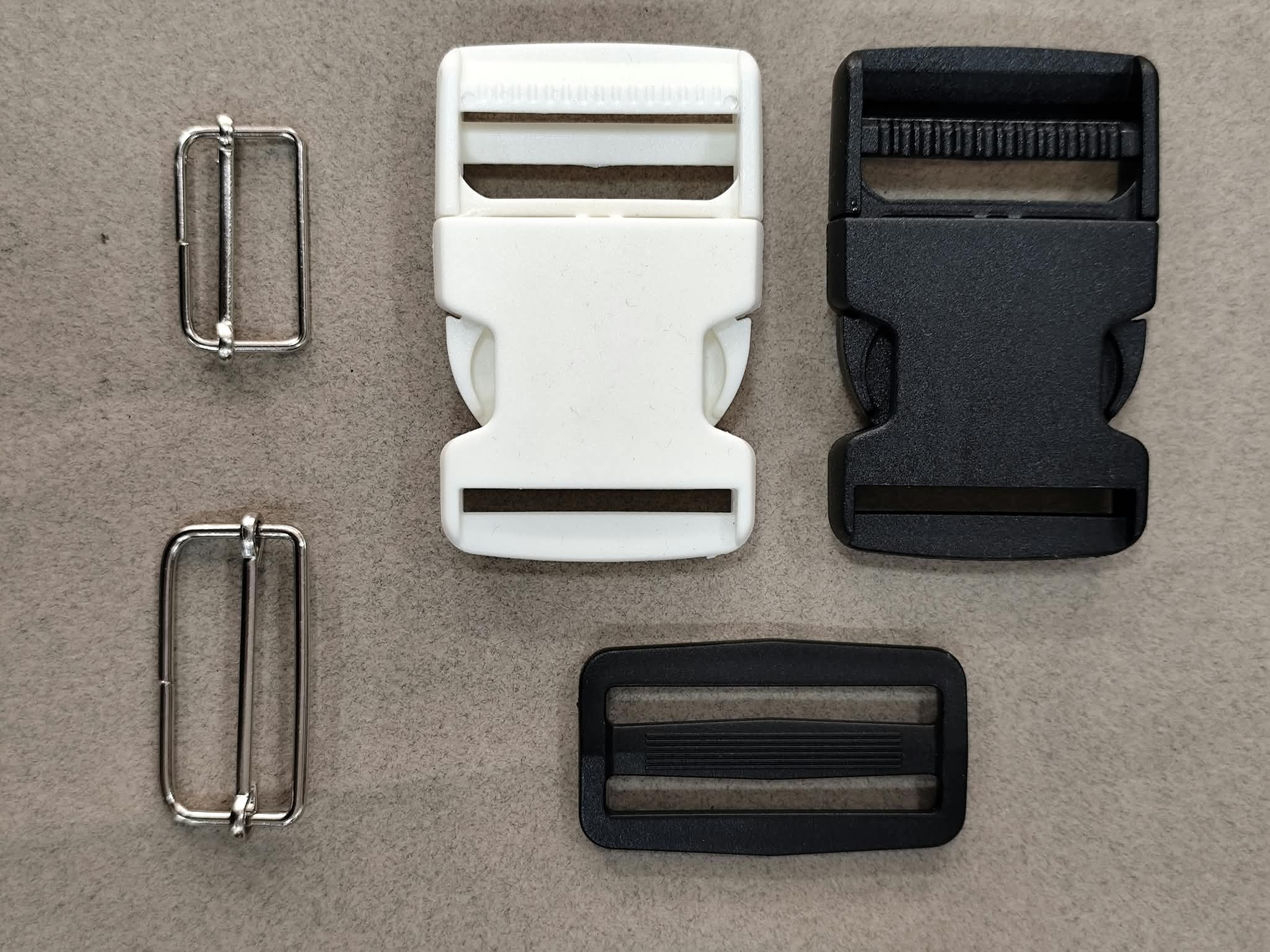 Boucles à coulisse à la pièce