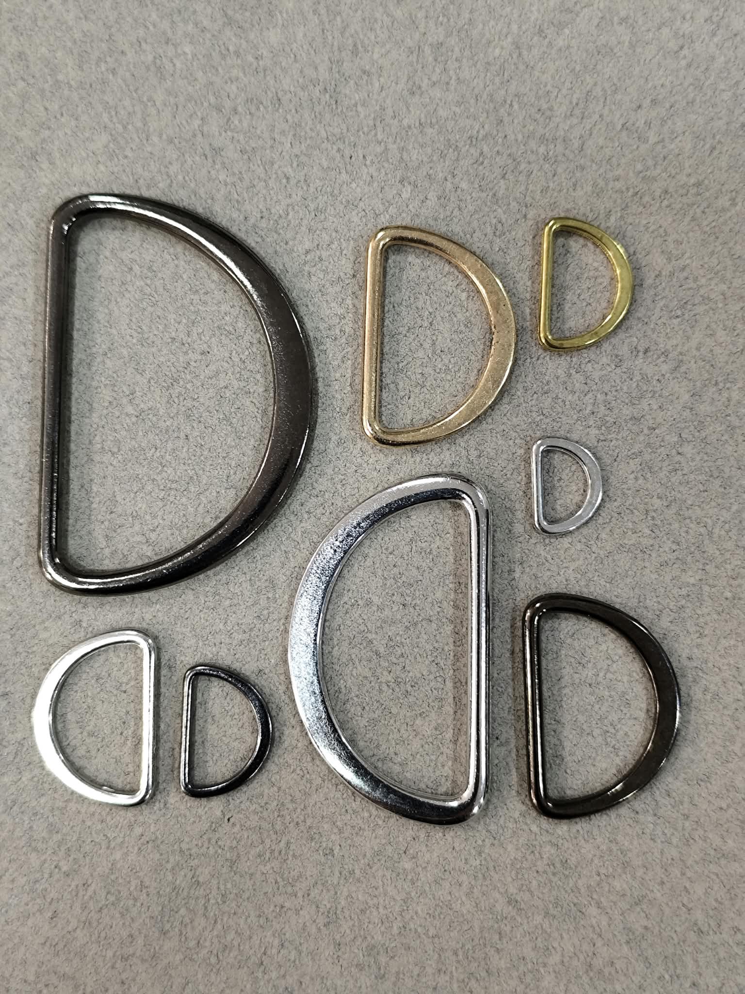 Boucles D ou étriers à la pièce