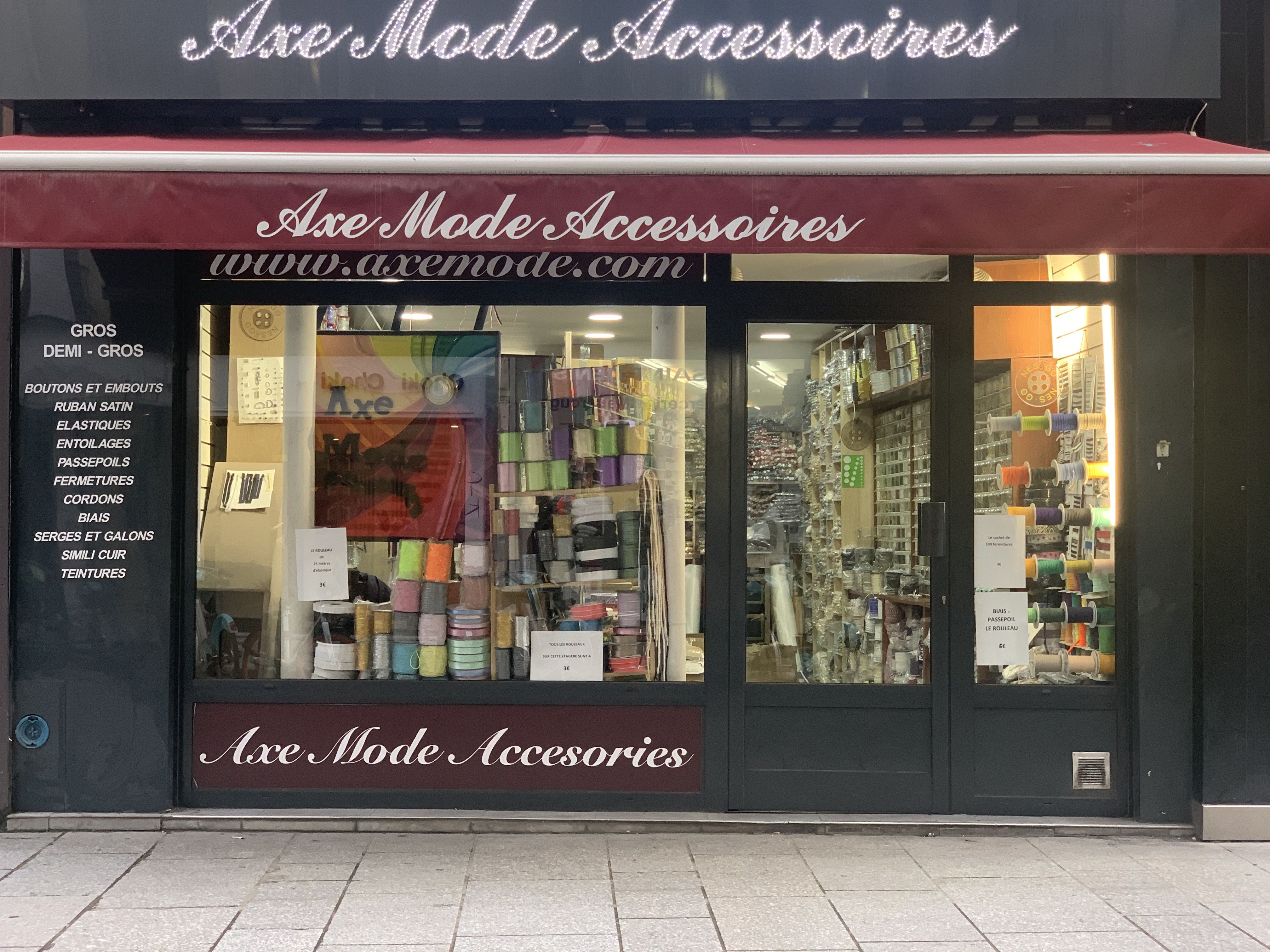 magasin axe mode accessoires à Paris 2ème