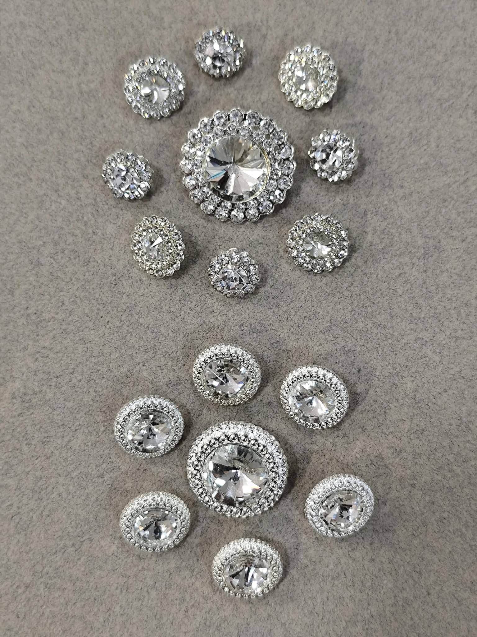 Boutons strass à la pièce