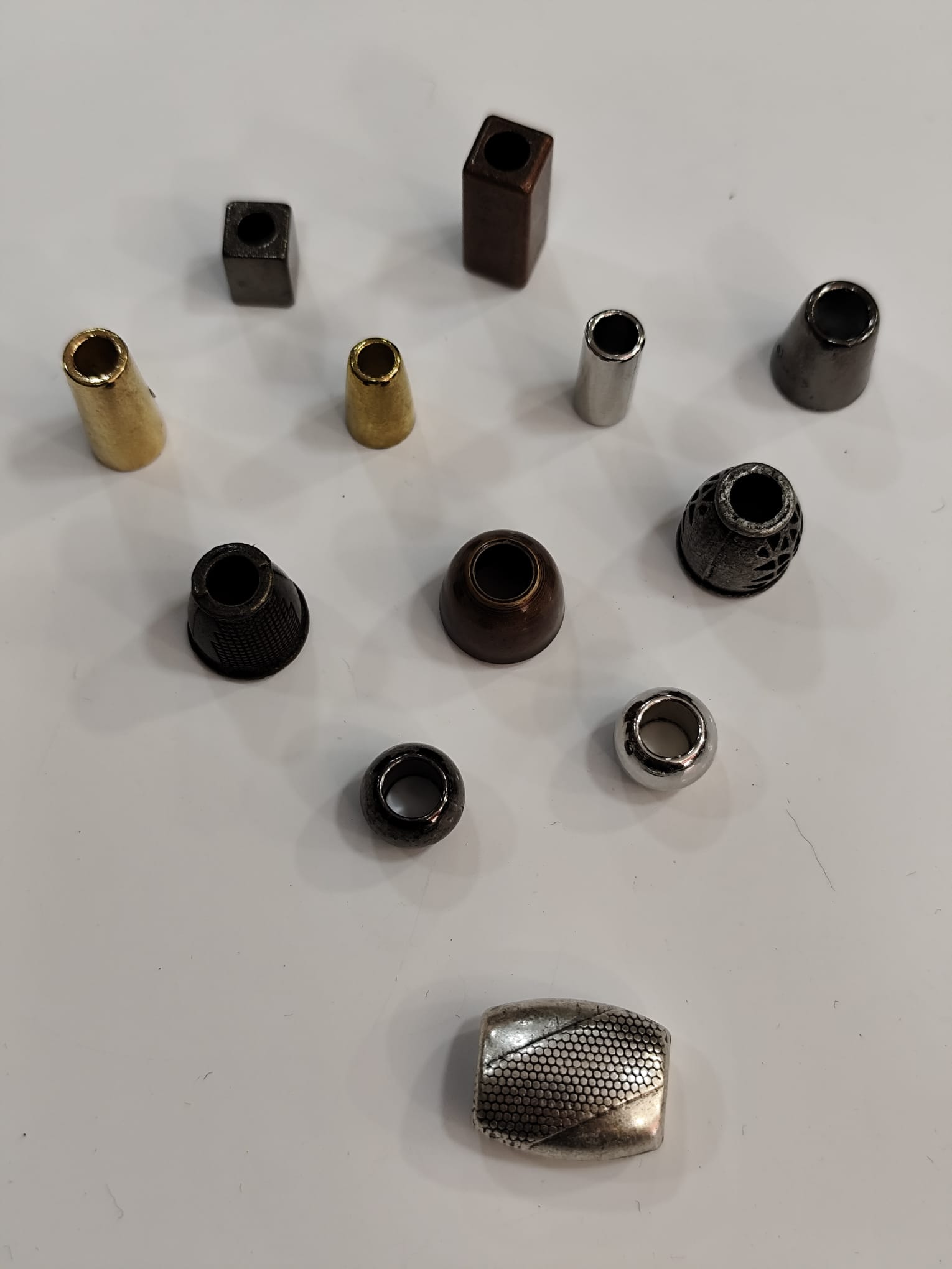 Embouts de cordons en métal à la pièce